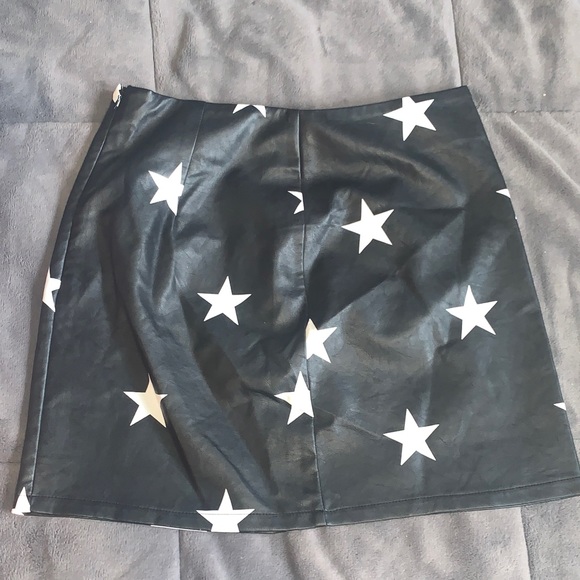 Olivaceous Black Leather Jacket with White Stars - Picture 5 of 6
